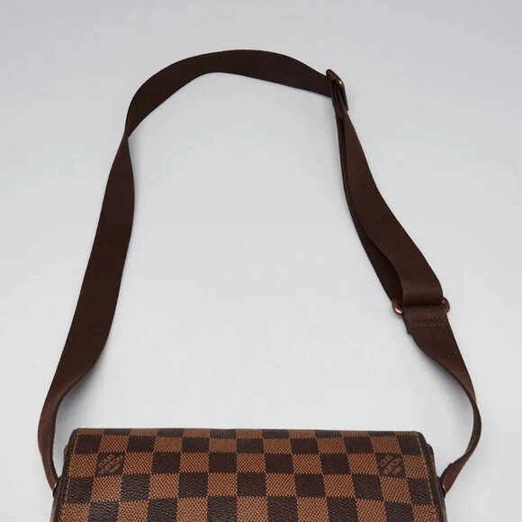Louis Vuitton Damier Canvas District PM Bag - Picture 5 of 11